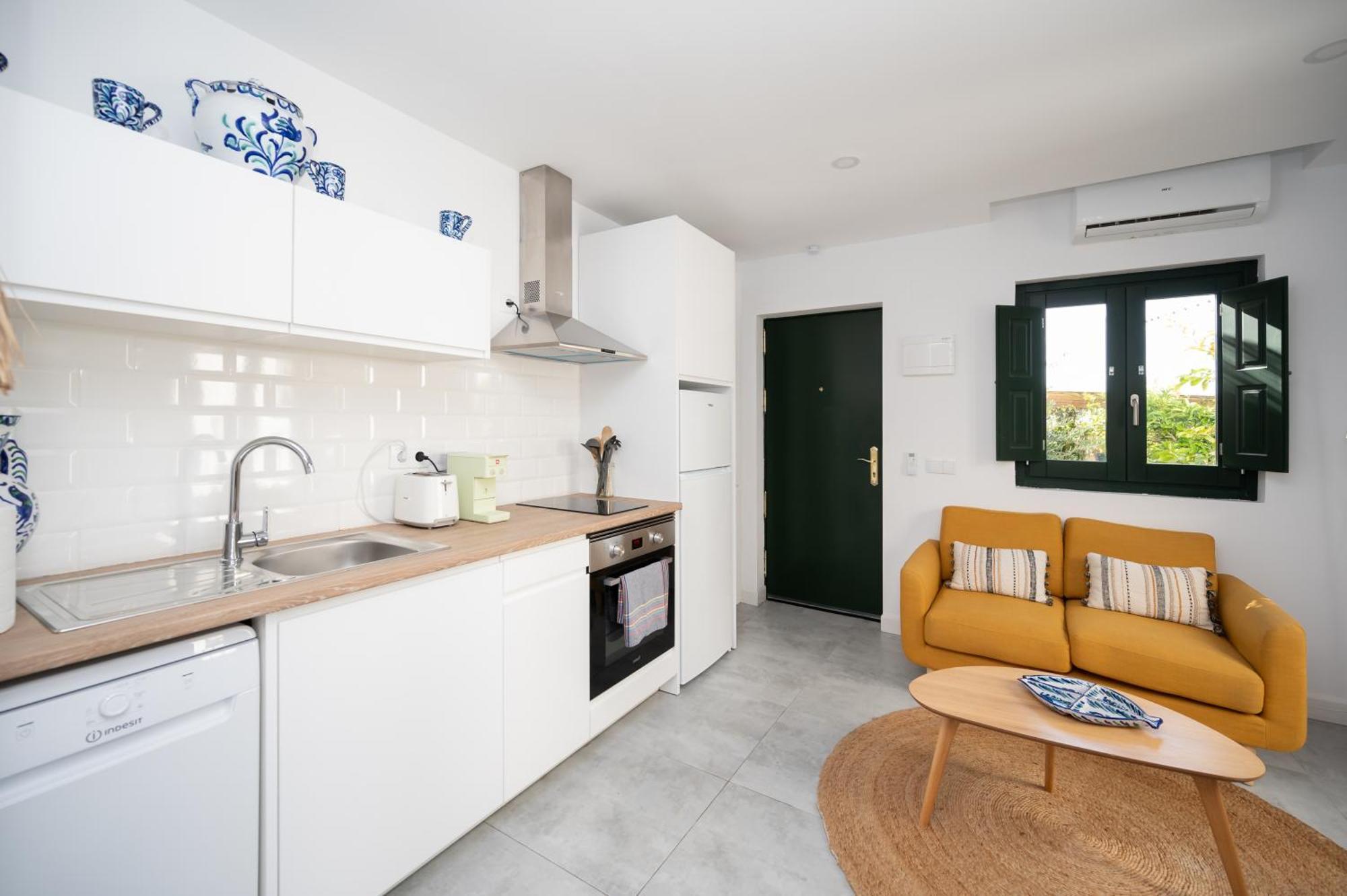 Lovely House In Peaceful Courtyard Apartment Benalmádena
