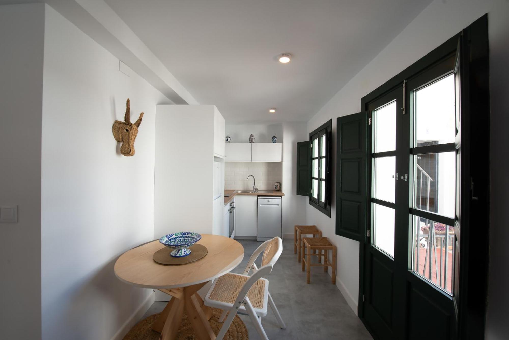 Lovely House In Peaceful Courtyard Appartamento Benalmádena