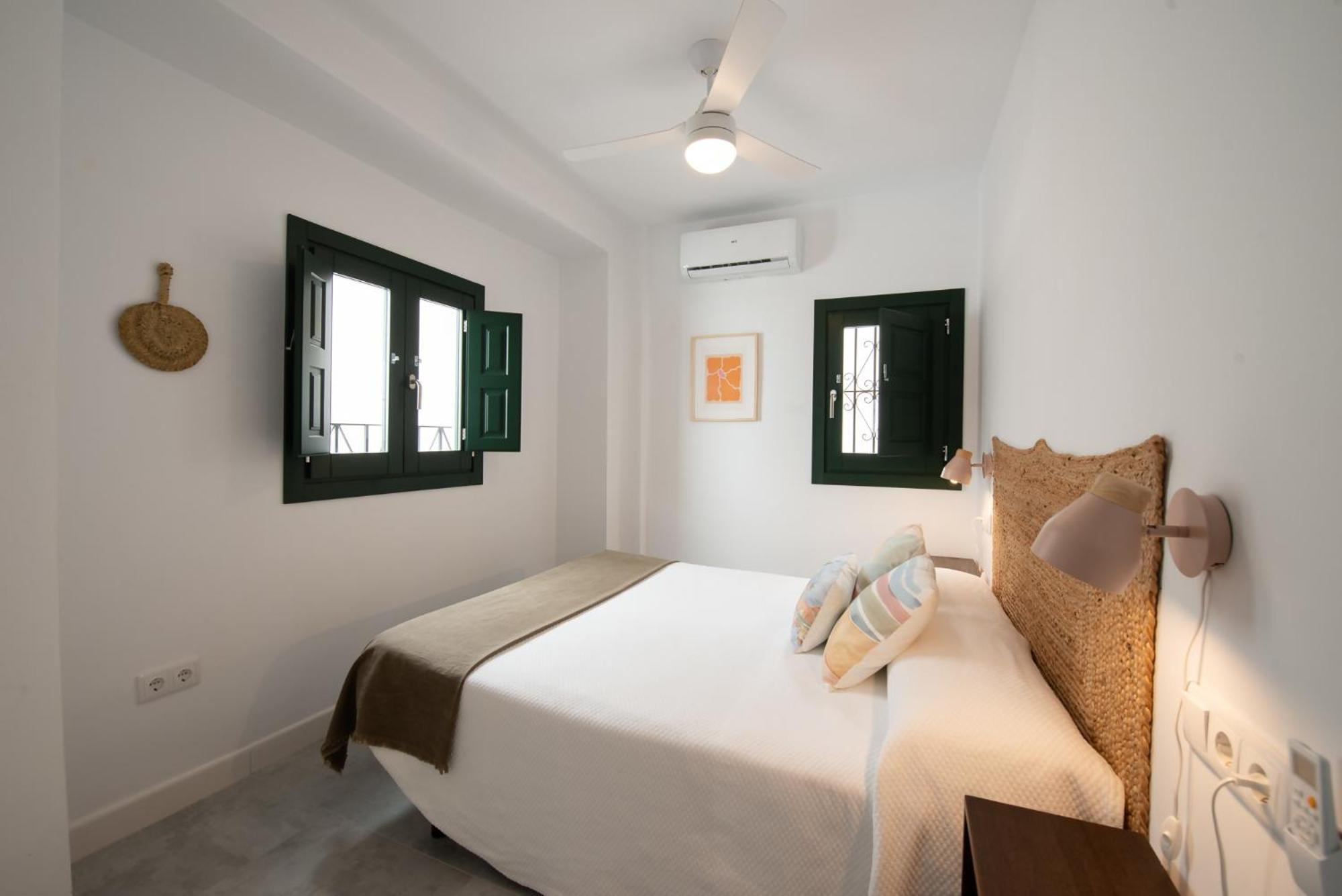 Lovely House In Peaceful Courtyard Appartamento Benalmádena